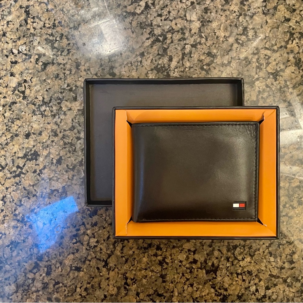 Tommy Hilfiger wallet